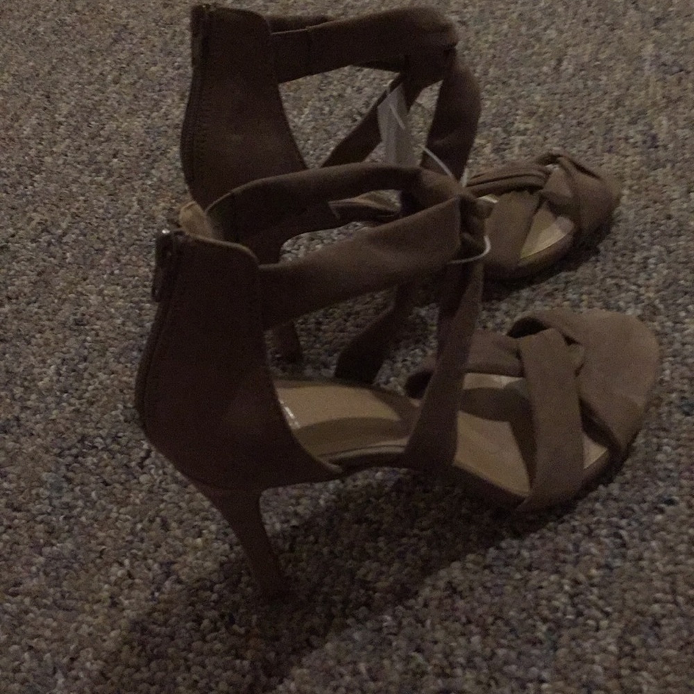 High Heels - Picture 2 of 5